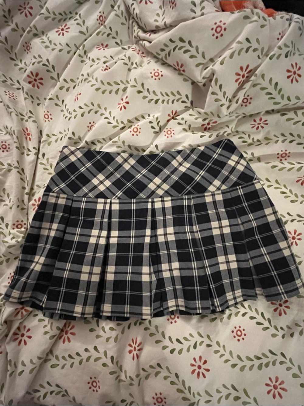 garage high rise navy pleated plaid mini skort